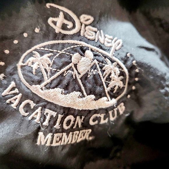 Embroidered Disney Vacation Club(DVC) Member Rain Jacket .(Unisex) Used. Size L - Picture 4 of 13